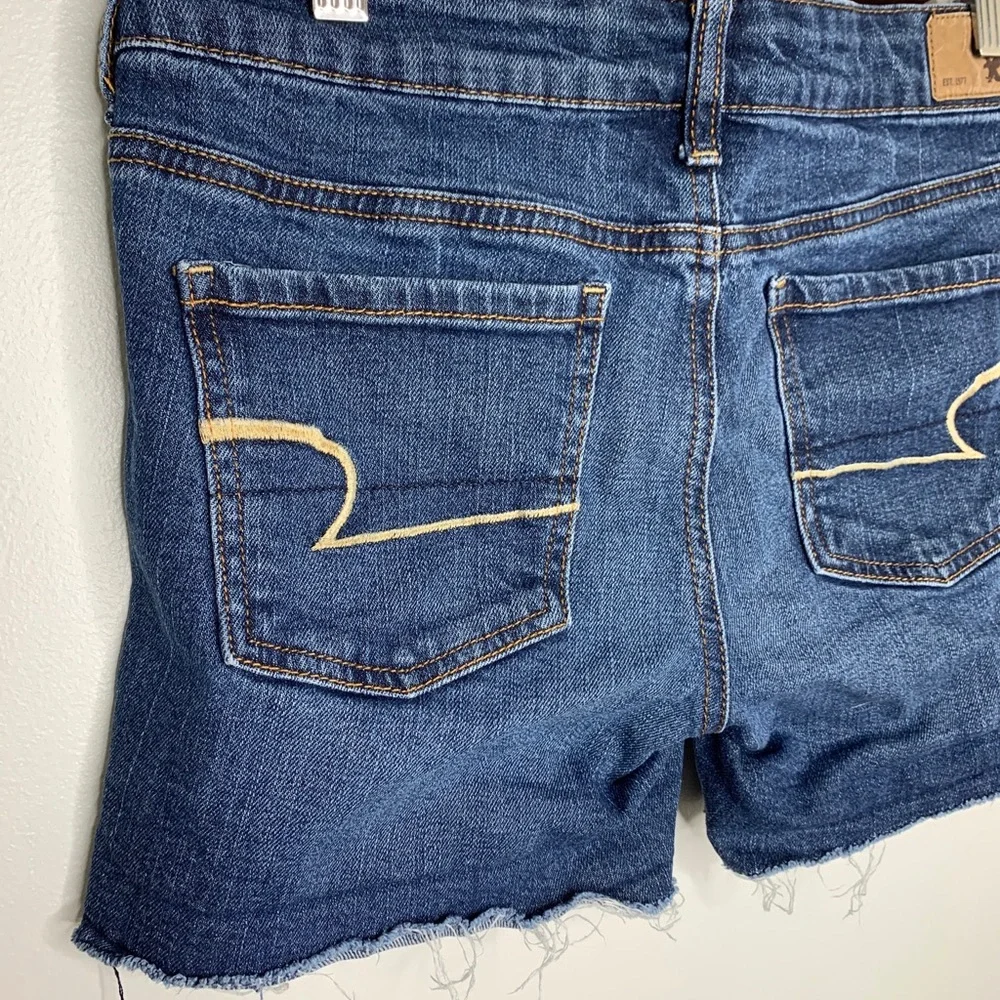 American Eagle Stretch Size 4 Denim Shorts Women Raw Hem Beach cut off Boho
